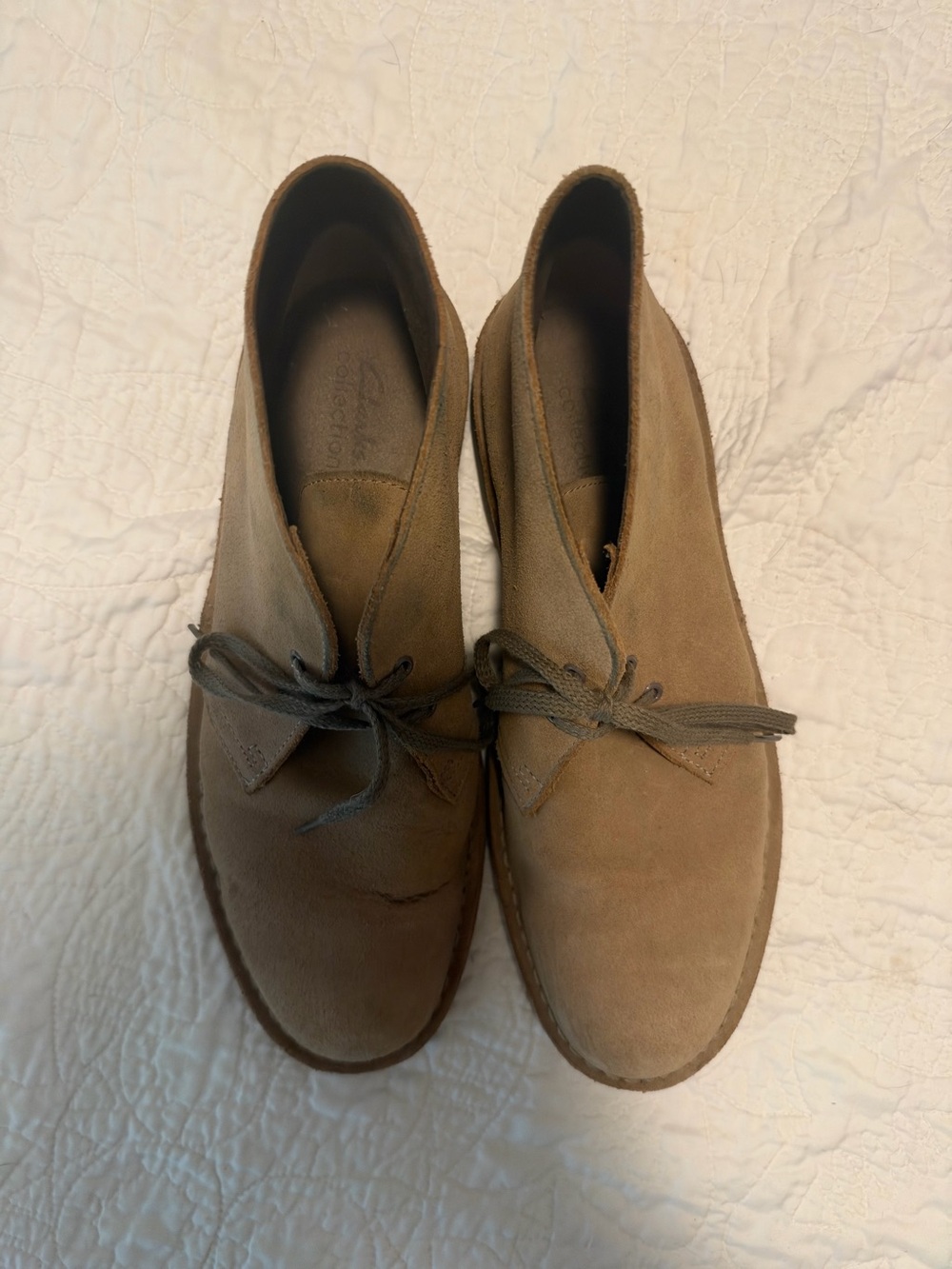 Clarks Originals Signature Suede Desert Chukka Casual Boot in Sand - Picture 3 of 10